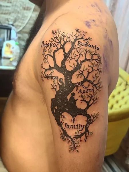 Best family tree tattoo design